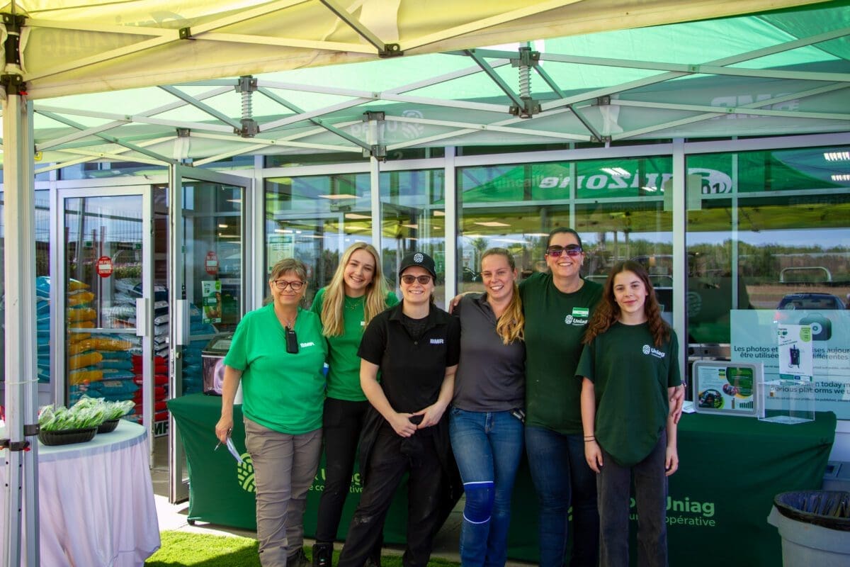  alt="Groupe d’employés lors d’une Journée Coop – Uniag Coopérative | Group of employees during Coop Day – Uniag Cooperative"